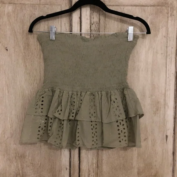 NWT Super Cute!! Smocked Eyelet Skort - Picture 3 of 3